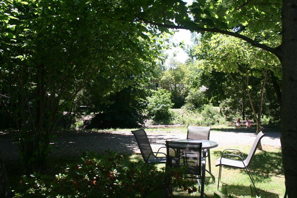 Elm Lodge Брайт Екстериор снимка