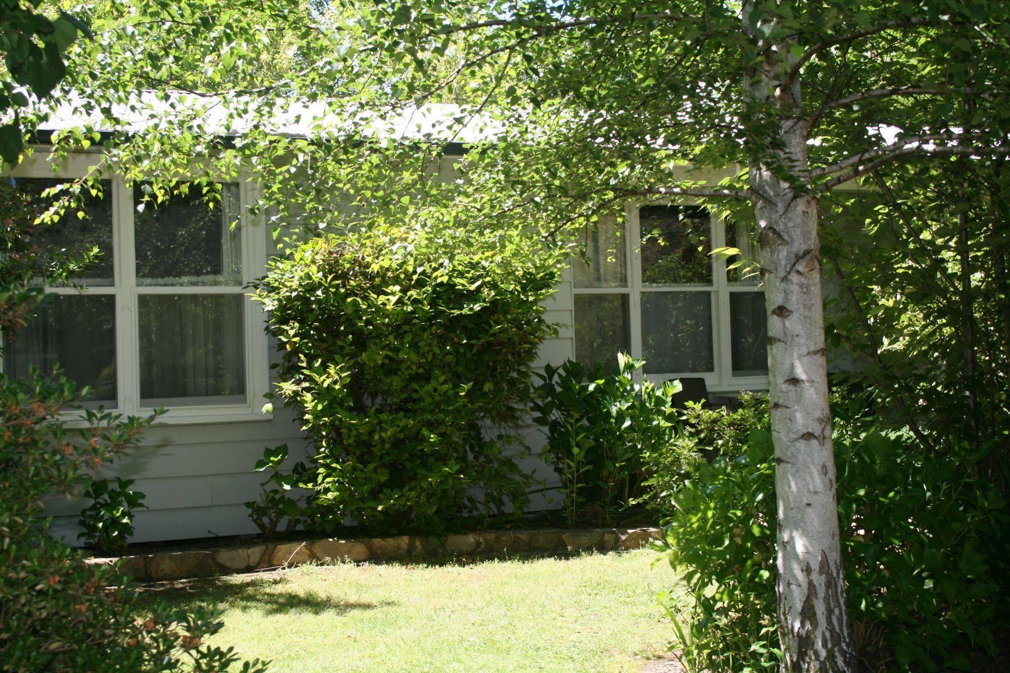 Elm Lodge Брайт Екстериор снимка