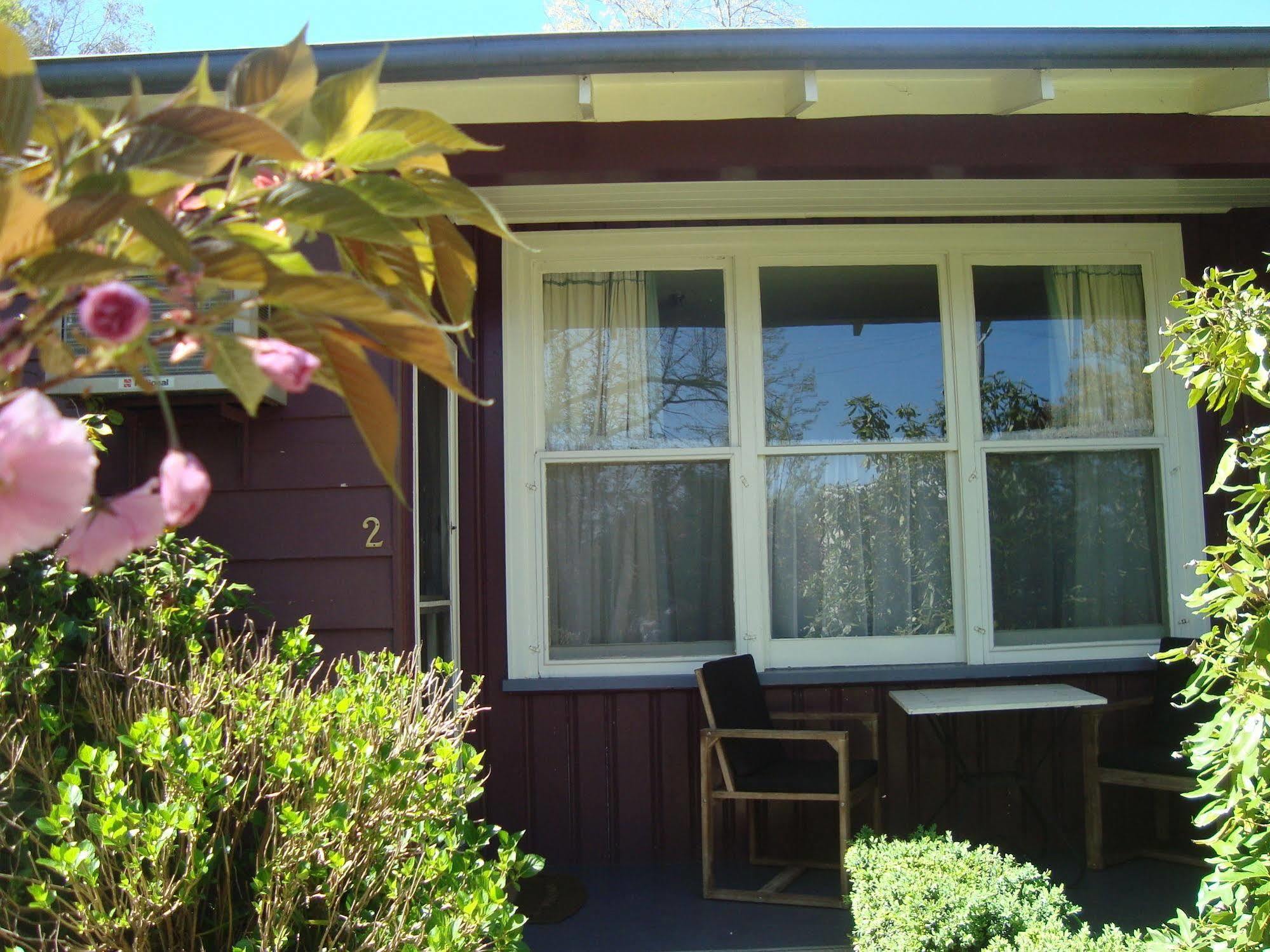 Elm Lodge Брайт Екстериор снимка